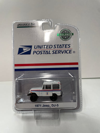 Greenlight 1/64 Hobby Exclusive United States Postal Service 1971 Jeep DJ-5 White - 29997