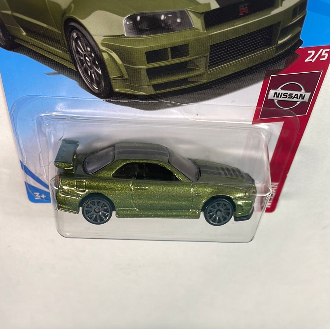Hot Wheels 1/64 Nissan Skyline GT-R (BNR34) Green - Damaged Card