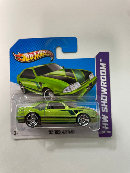 Hot Wheels 1/64 ‘92 Ford Mustang Short Card Green