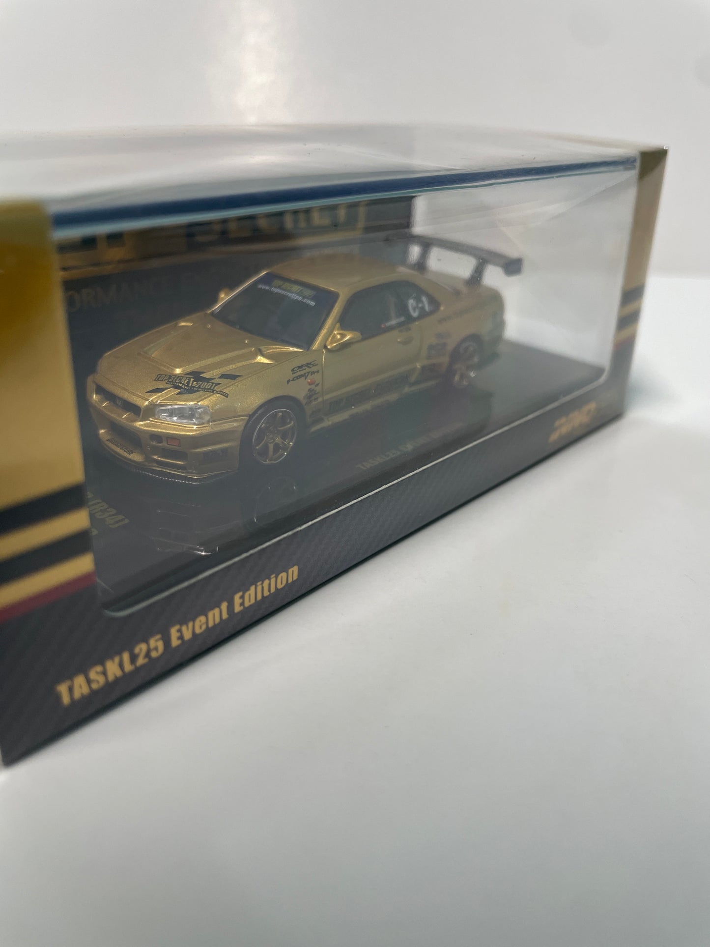 Inno64 1/64 2026 Tokyo Auto Salon TASKL25 Event Edition Nissan Skyline GT-R (R34) Gold -IN64-R34TSTH-TASKL25