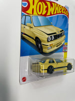 Hot Wheels 1/64 '92 BMW M3 Yellow