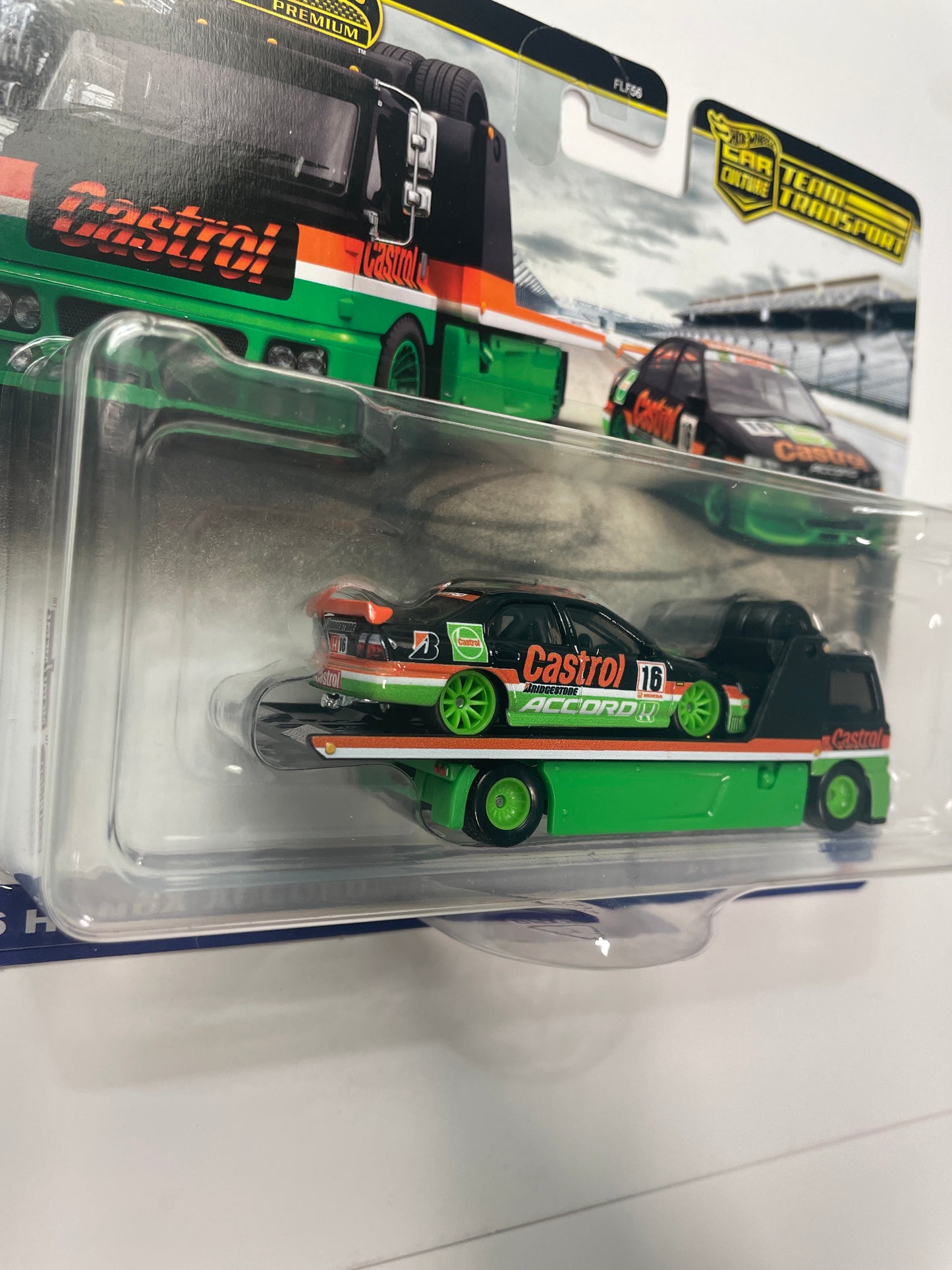 Hot Wheels 1/64 Car Culture Team Transport ‘96 Honda Accord w/ Fleet Street Green & Black - Damaged Card