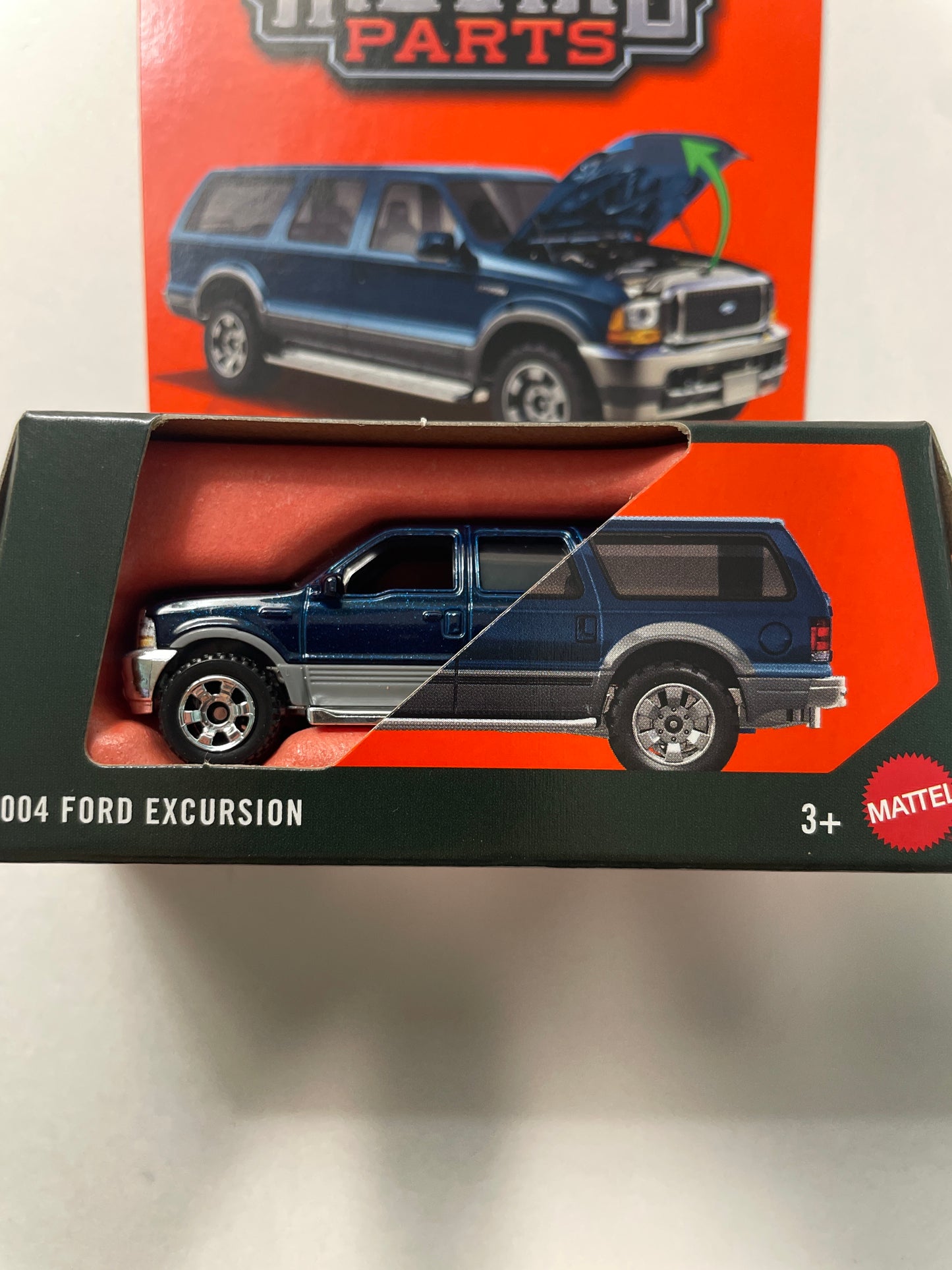 Matchbox 1/64 Moving Parts 2004 Ford Excursion Blue