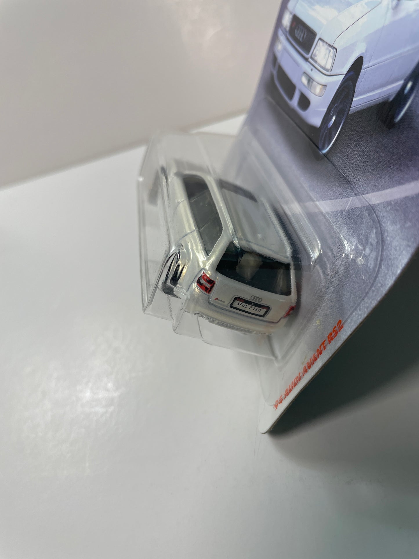 Matchbox 1/64 ‘94 Audi Avant RS2 White
