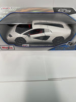 1/18 Maisto Lamborghini Countach LPI 800-4 White