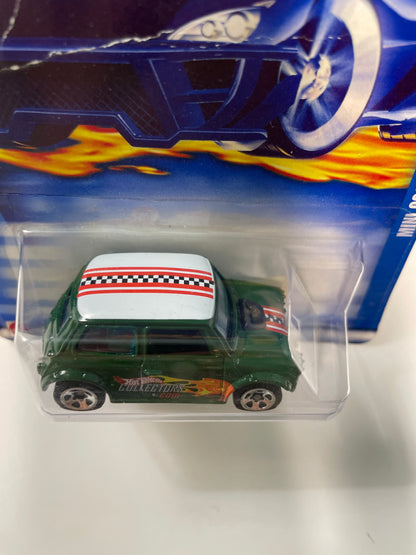 Hot Wheels 1/64 Mini Cooper Green - Damaged Box