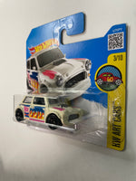 Hot Wheels 1/64 Morris Mini Short Card White