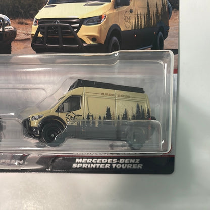 Hot Wheels 1/64 Car Culture Premium 2 Pack ‘05 Toyota Land Cruiser Prado White & Mercedes-Benz Sprinter Tourer Beige