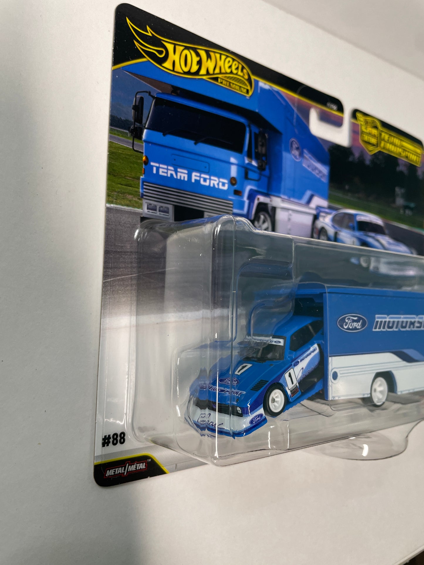 Hot Wheels 1/64 Car Culture Team Transport Ford Capri GR5 & Fleet Flyer Blue - JHX89