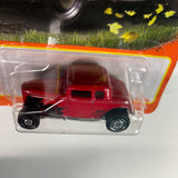 Matchbox 1/64 1932 Ford Coupe Red - Damaged Card