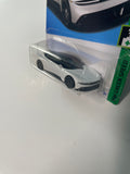 Hot Wheels 1/64 Delorean Alpha5 White