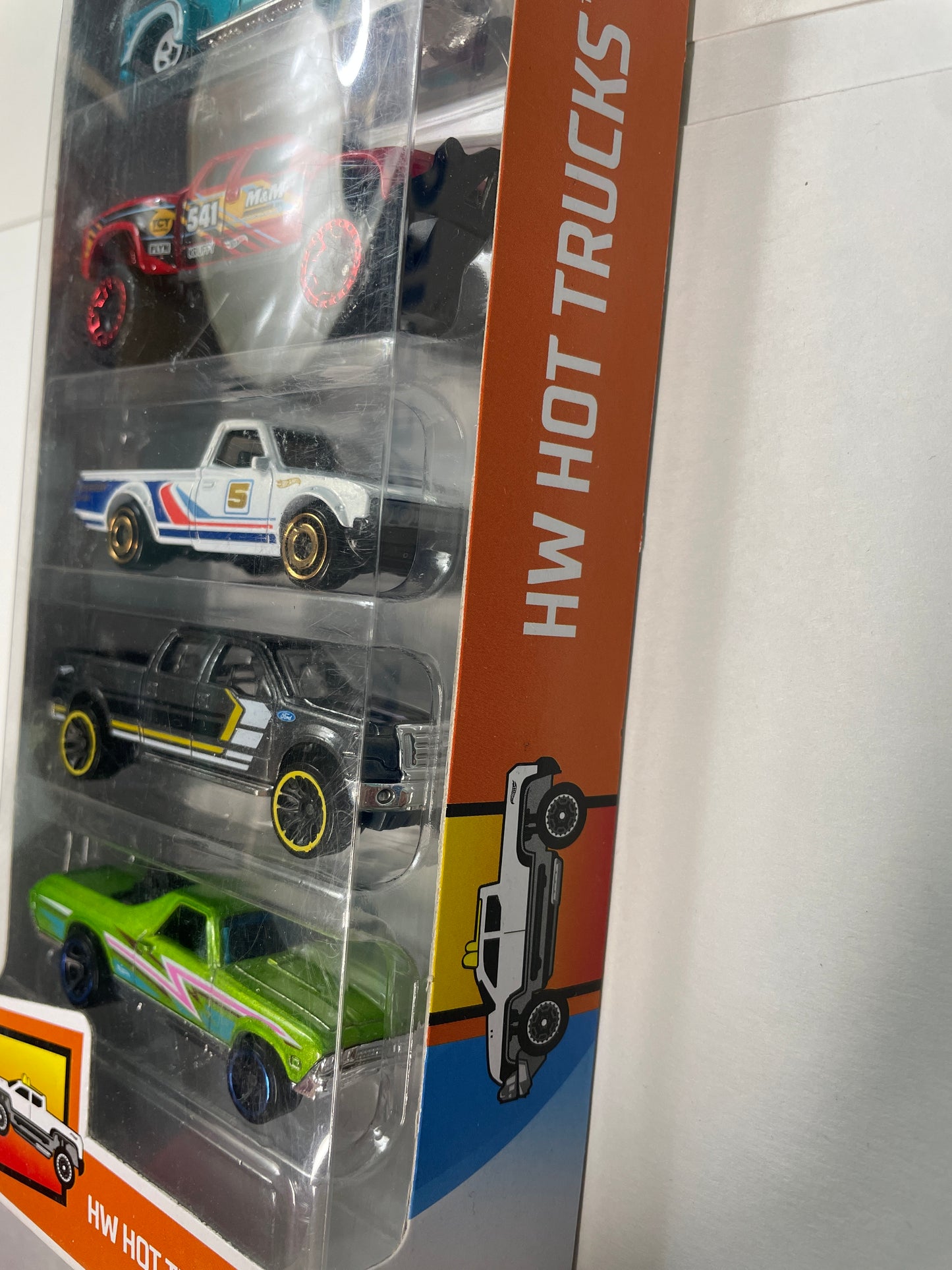 Hot Wheels 1/64 5 Pack Hot Trucks - Damaged Box