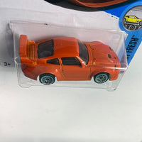 Hot Wheels 1/64 Porsche 993 GT2 Orange - Damaged Card