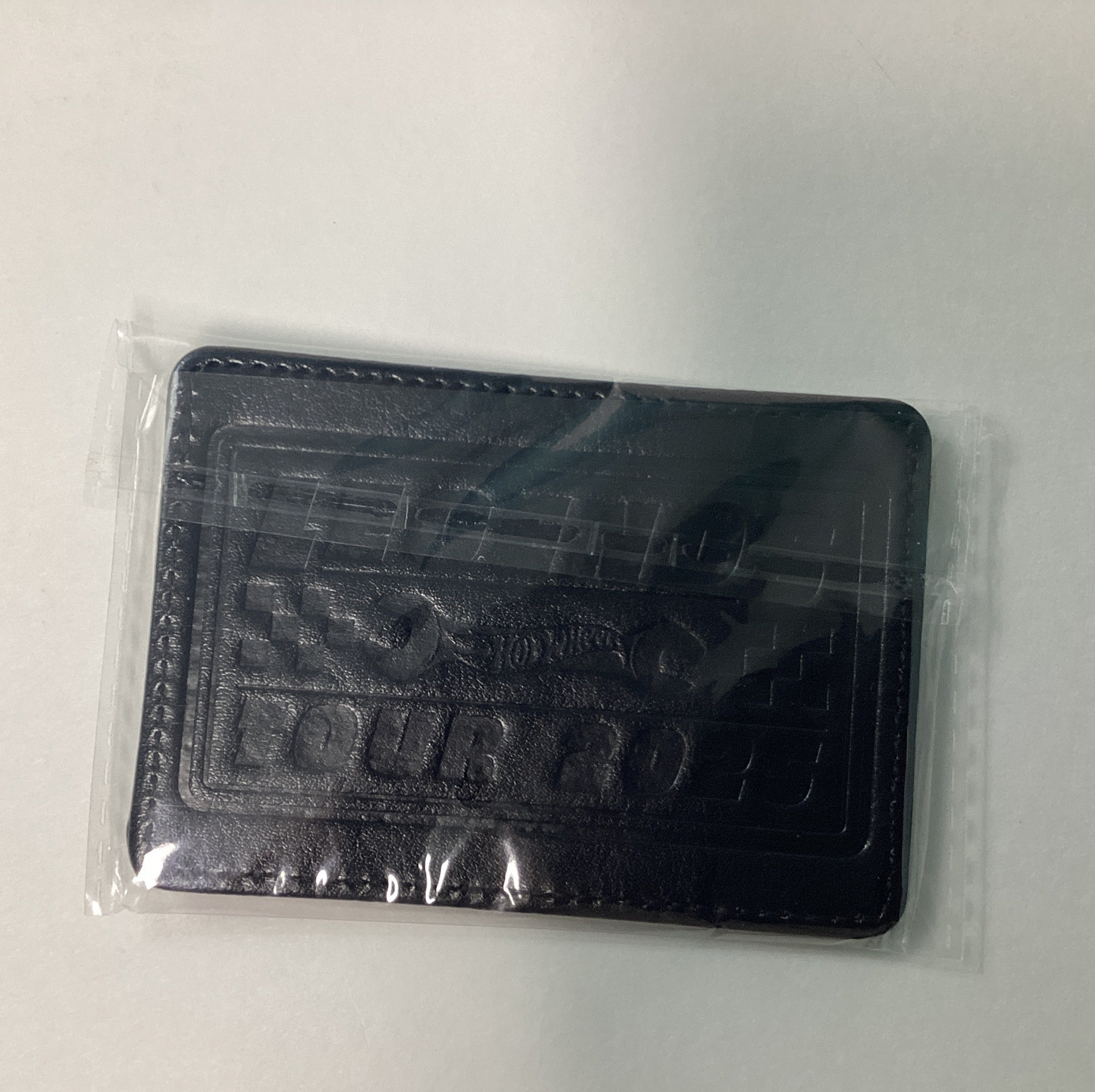 Hot Wheels 1/64 Legends Tour Porsche 935 Pink w/ Wallet