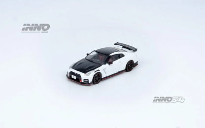 Inno64 1/64 Nissan GT-R (R35) Nismo White & Black