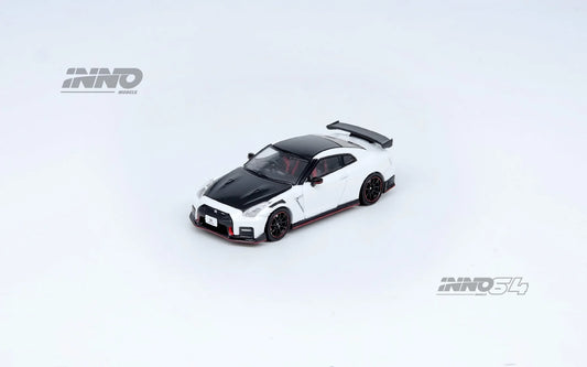 Inno64 1/64 Nissan GT-R (R35) Nismo White & Black