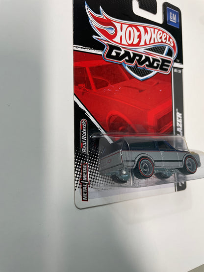 Hot Wheels 1/64 Garage ‘70 Chevy Blazer Blue & Grey - Damaged Card (read description)