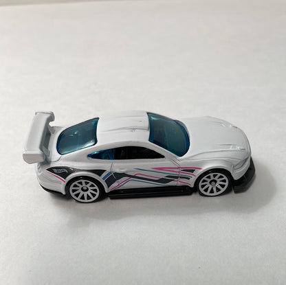 *Loose* Hot Wheels 1/64 5 Pack Exclusive Custom ‘18 Ford Mustang GT White