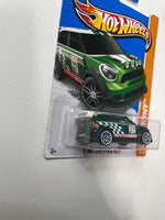 Hot Wheels 1/64 ‘12 Mini Countryman Rally Green - Damaged Card