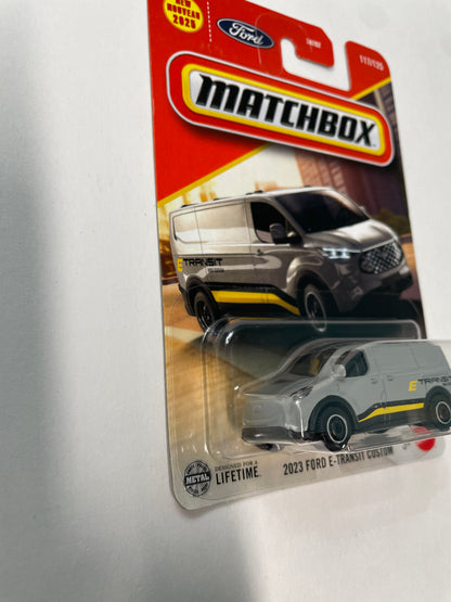 Matchbox 1/64 2023 Ford E-Transit Custom Grey