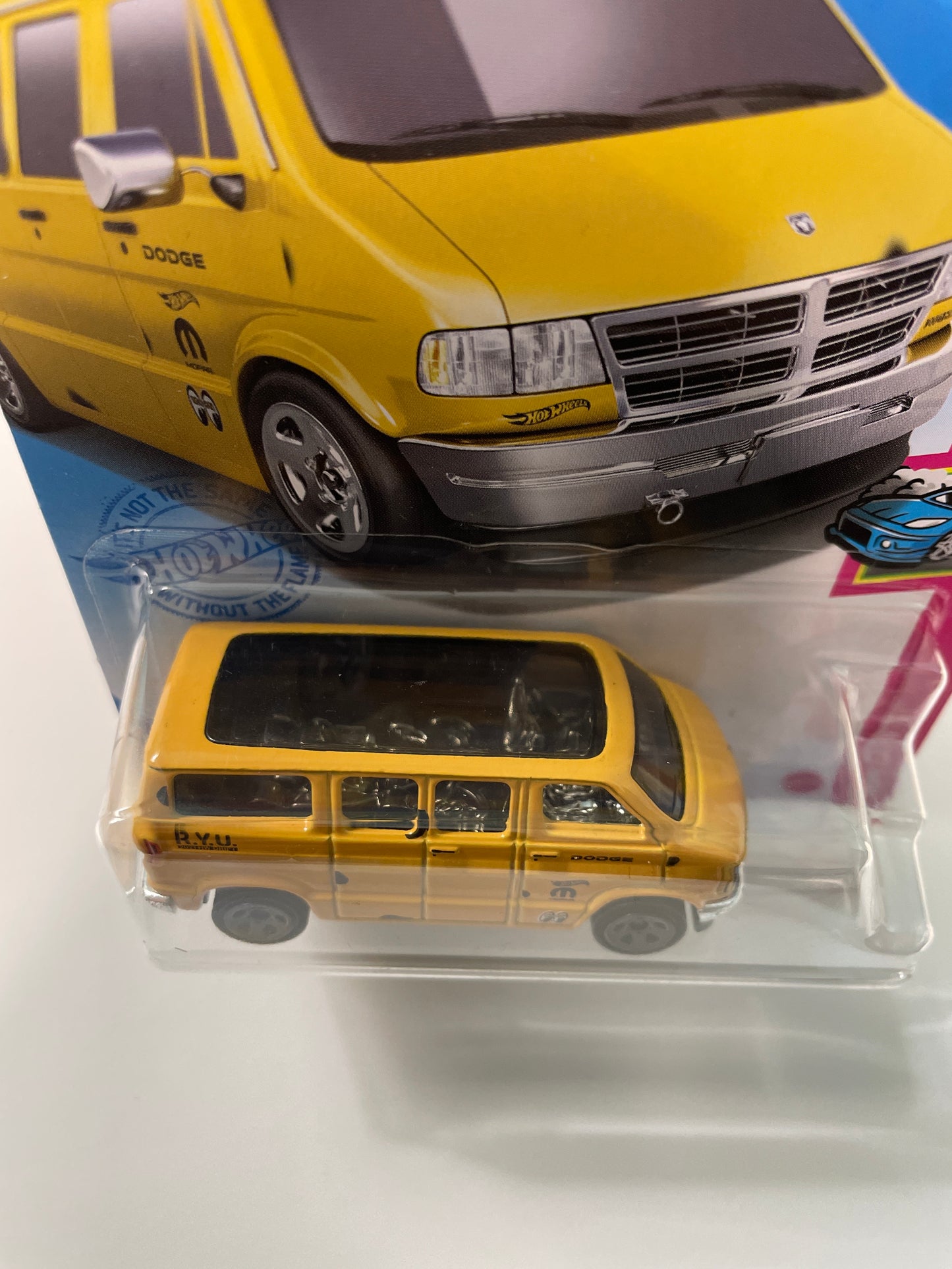 Hot Wheels 1/64 Dodge Van Yellow