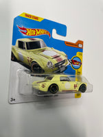 Hot Wheels 1/64 Fairlady 2000 Short Card Yellow