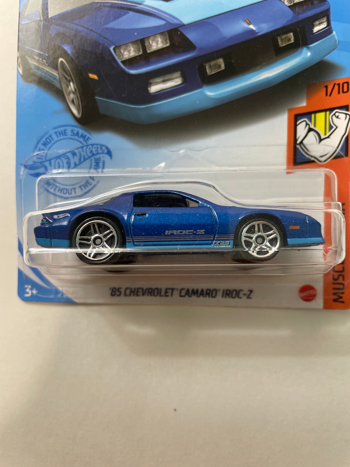 Hot Wheels 1/64 ‘85 Chevrolet Camaro Iroc-Z Blue  - Damaged Box