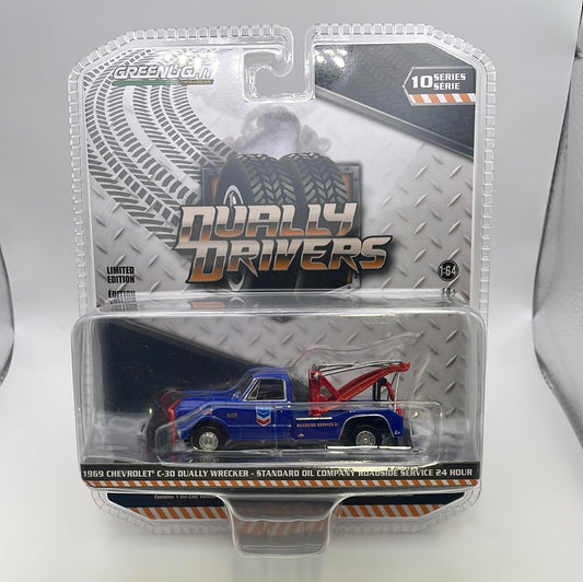 Greenlight 1/64 Dually Drivers 1969 Chevrolet C-30 Dually Wrecker - Standard Oil Company Roadside Service 24 Hour Blue