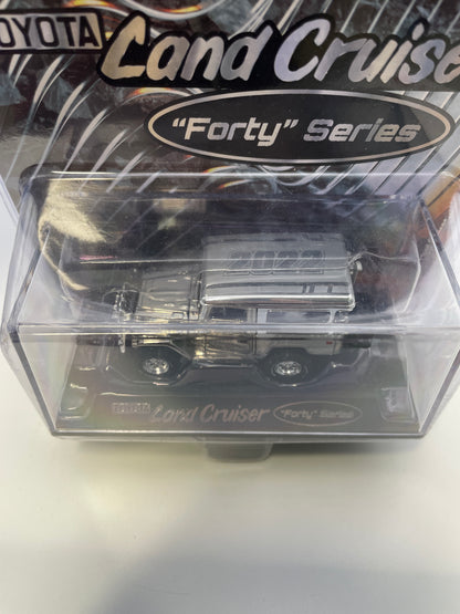 Johnny Lightning 1/64 Mijo Exclusives Toyota Land Cruiser Forty Series Chrome