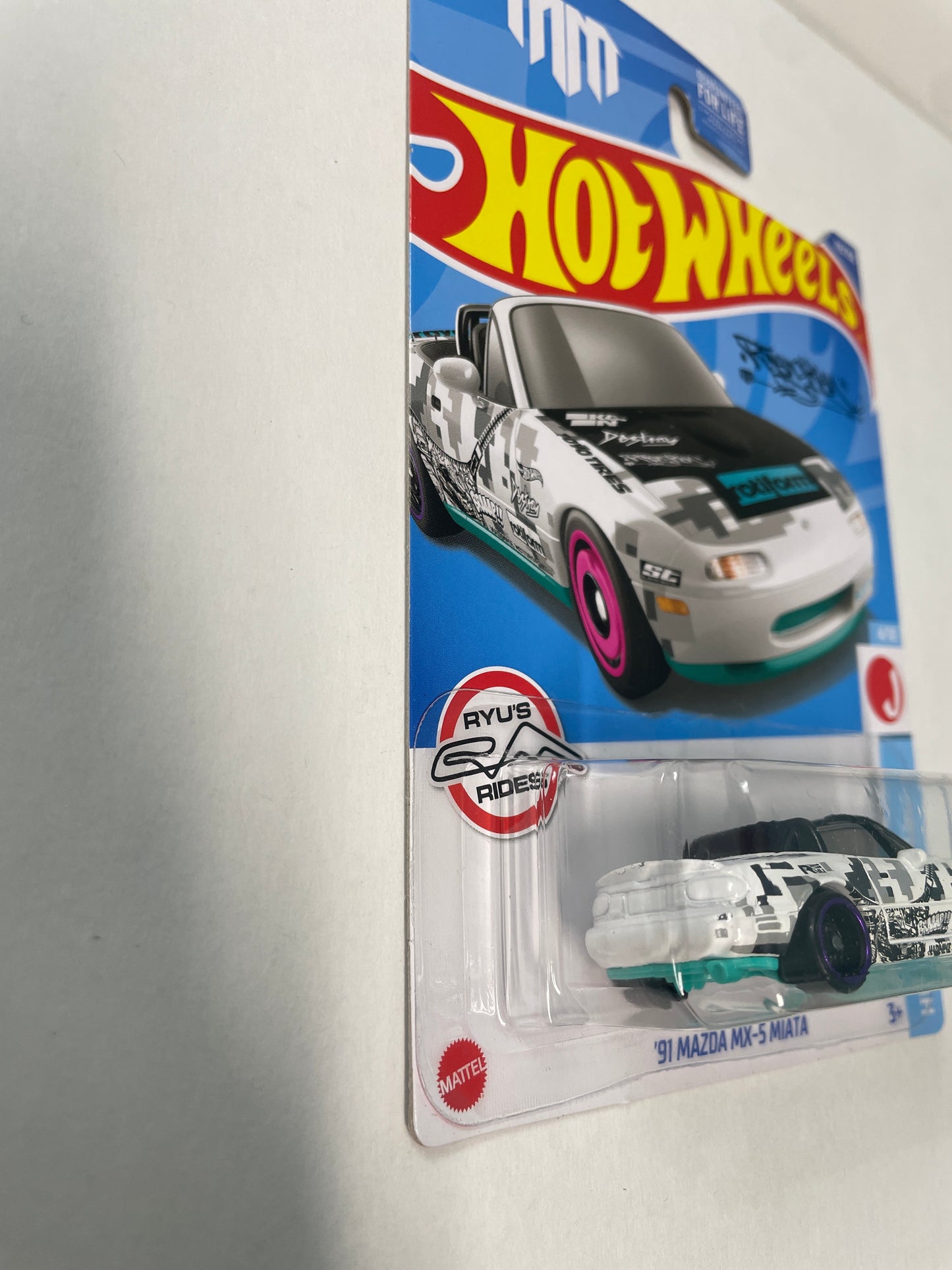 Hot Wheels 1/64 Mad Mike ‘91 Mazda MX-5 Miata White