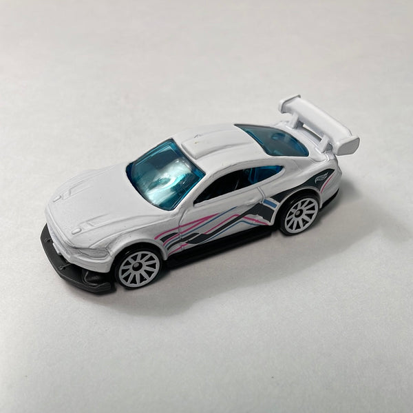 *Loose* Hot Wheels 1/64 5 Pack Exclusive Custom ‘18 Ford Mustang GT White