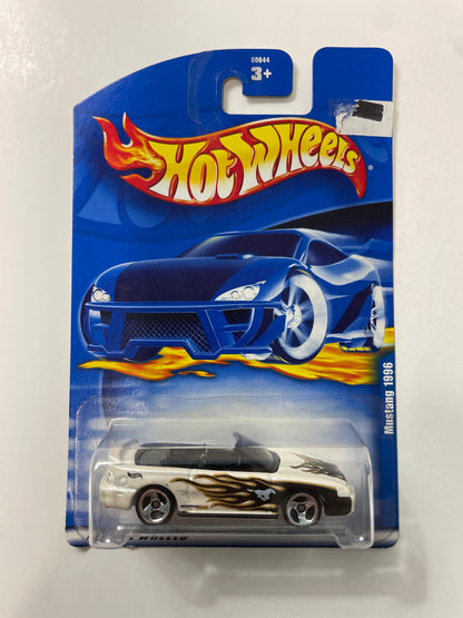 Hot Wheels 1/64 Ford Mustang 1996 White - Damaged Box