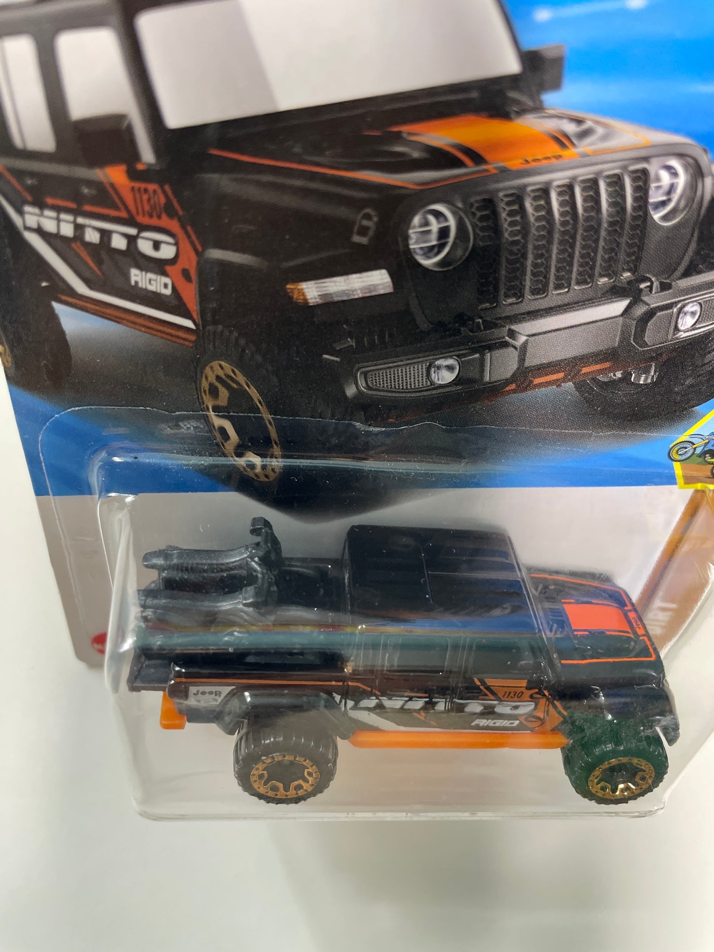 Hot Wheels 1/64 ‘20 Jeep Gladiator Black & Orange