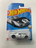 Hot Wheels 1/64 Ford GT40 White