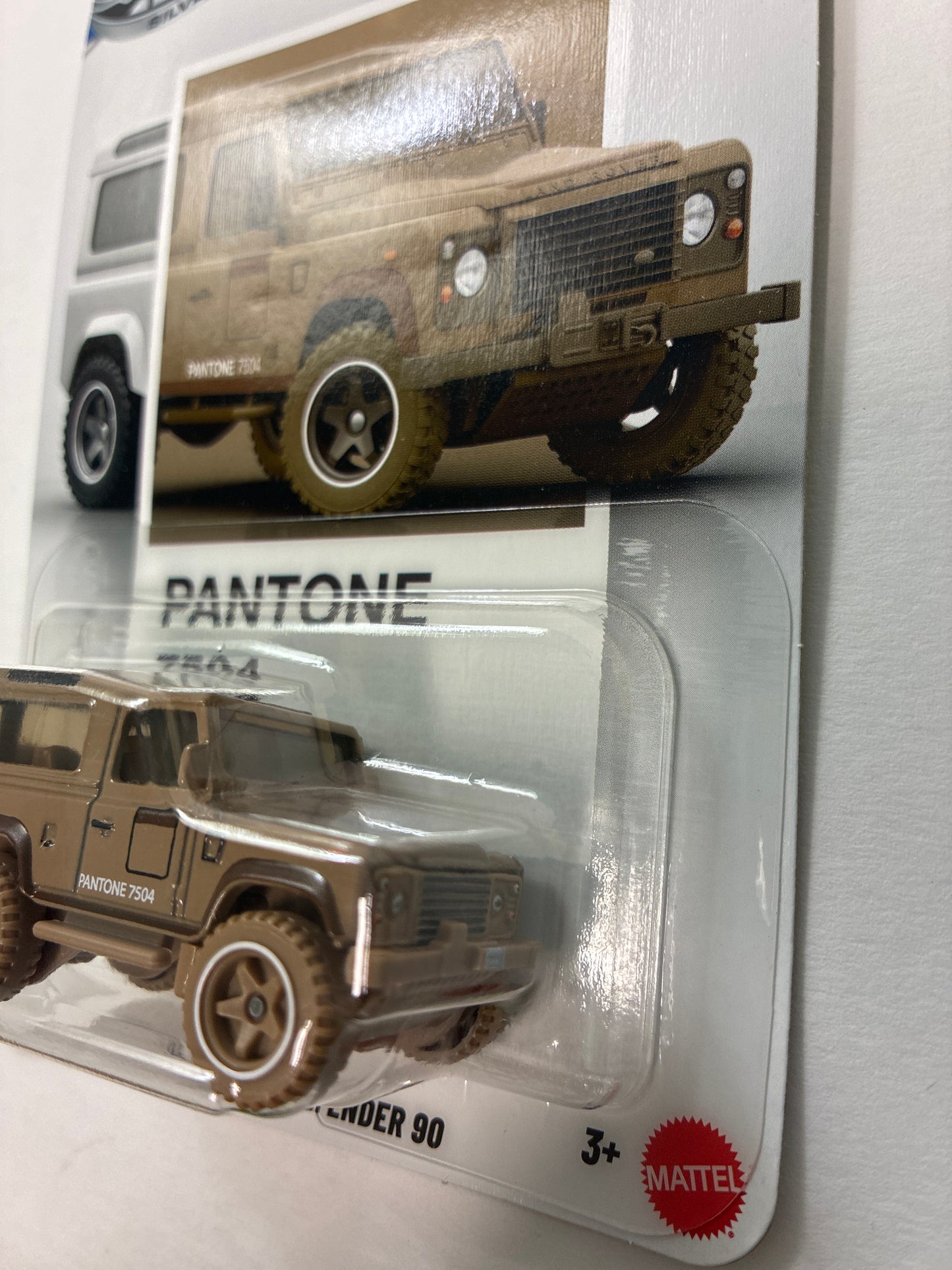 Hot Wheels 1/64 Silver Series Pantone #7504 Land Rover Defender 90 Brown - JKY62