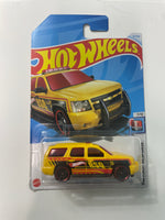 Hot Wheels 1/64 ‘07 Chevy Tahoe Yellow