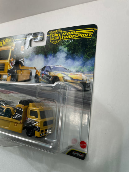 Hot Wheels 1/64 Car Culture Team Transport '20 Toyota Gr Supra & Fleet Street Yellow - JHX87 - Damaged Box