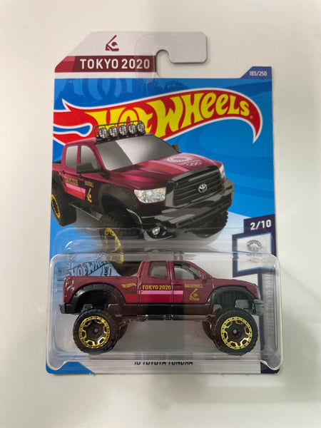 Hot Wheels 1/64 ‘10 Toyota Tundra Red - Damaged Card