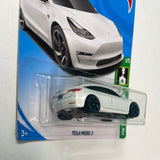 Hot Wheels 1/64 Tesla Model 3 white