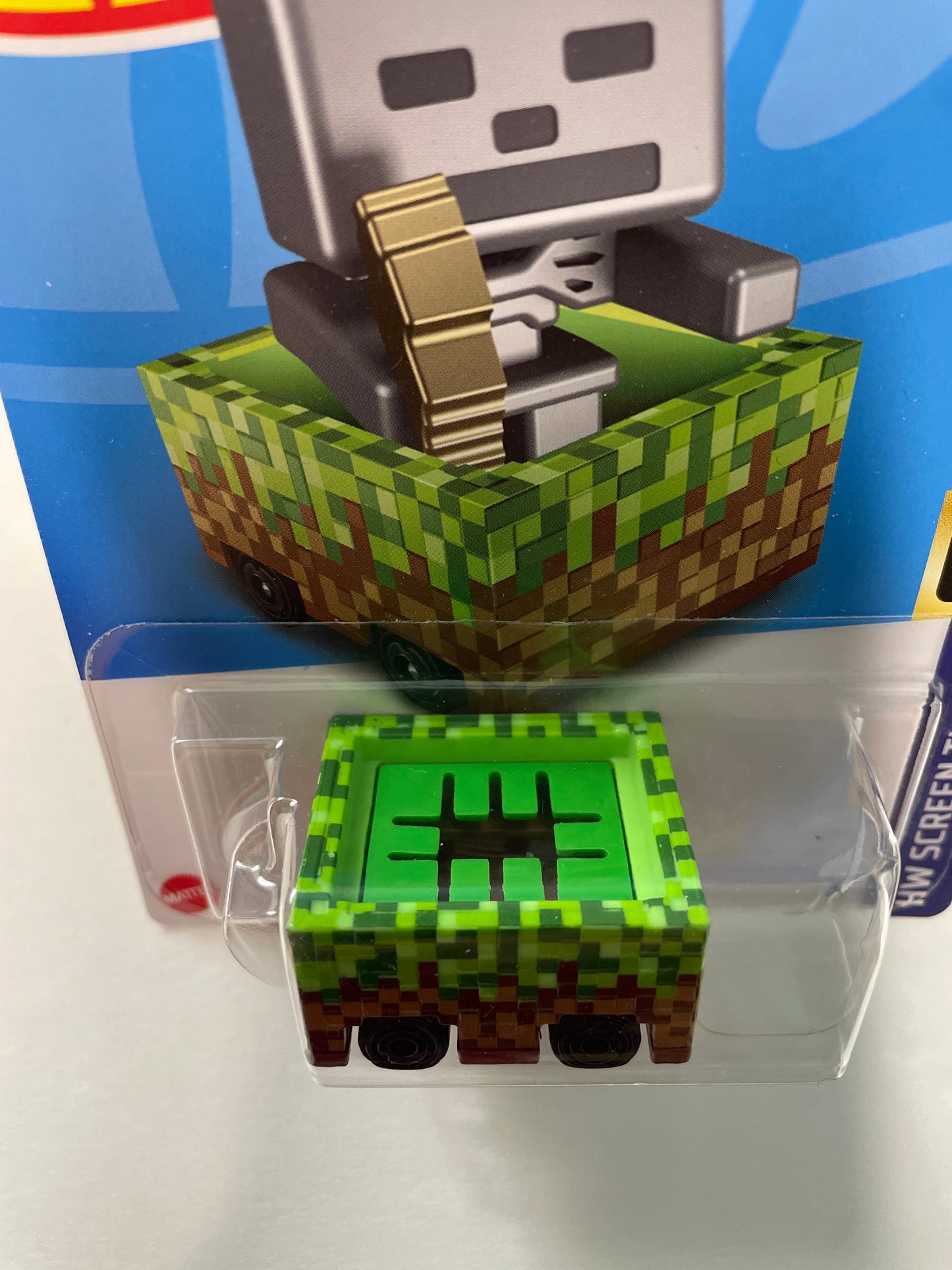 Hot Wheels 1/64 Minecraft Minecart Green - Damaged Box