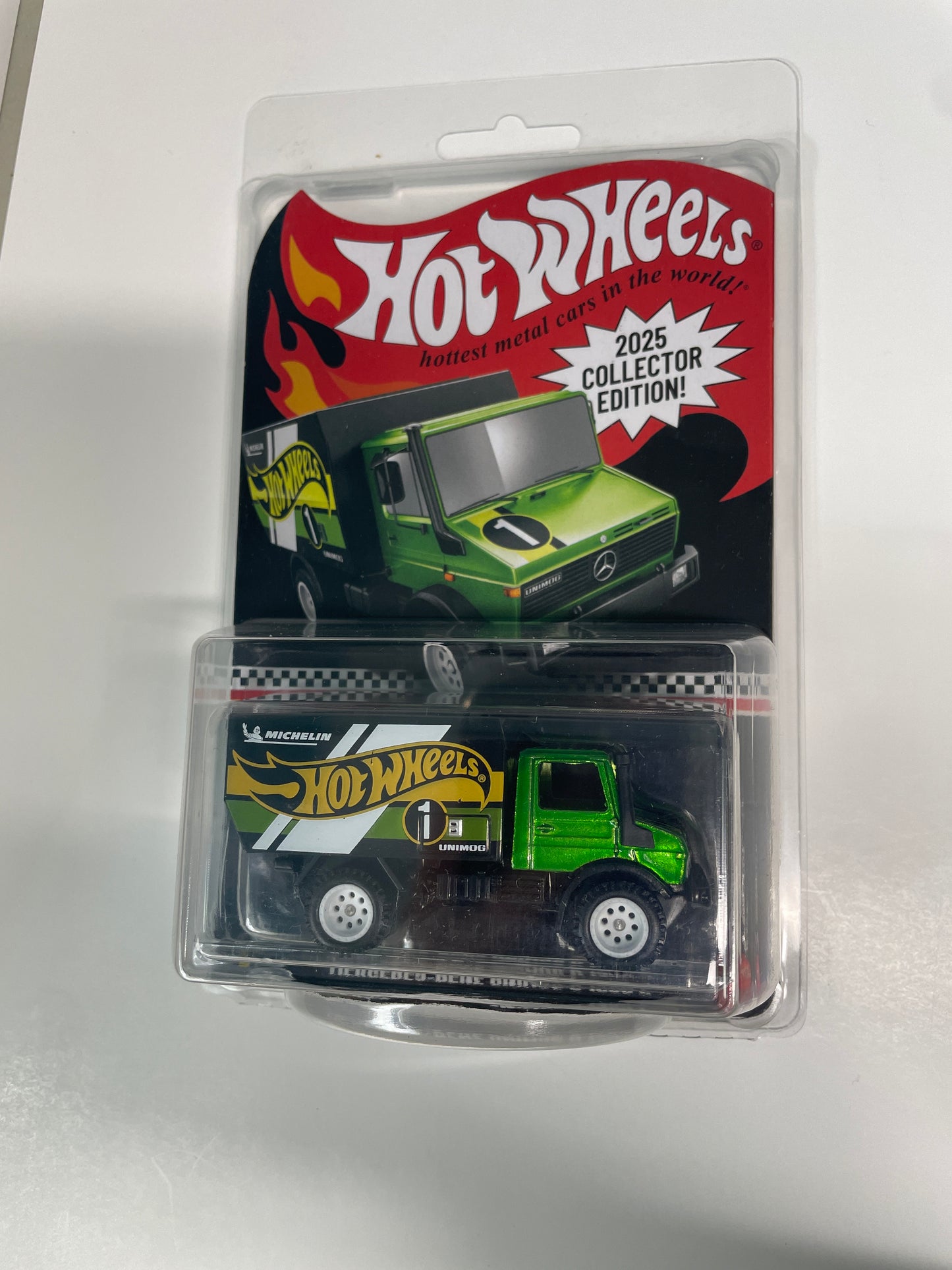Hot Wheels 1/64 Mail In Mercedes-Benz Unimog U 1300 L Black & Green