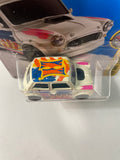 Hot Wheels 1/64 Morris Mini Short Card White