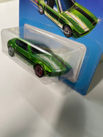 Hot Wheels 1/64 Ultra Hots Volkswagen SP2 Green