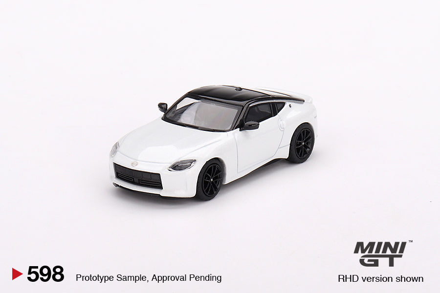 Mini GT 1/64 Nissan Fairlady Z Version ST 2023 Everest White