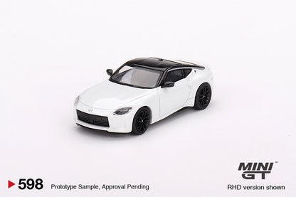 Mini GT 1/64 Nissan Fairlady Z Version ST 2023 Everest White