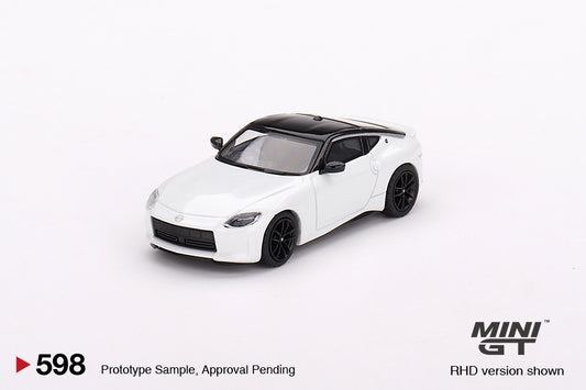 Mini GT 1/64 Nissan Fairlady Z Version ST 2023 Everest White