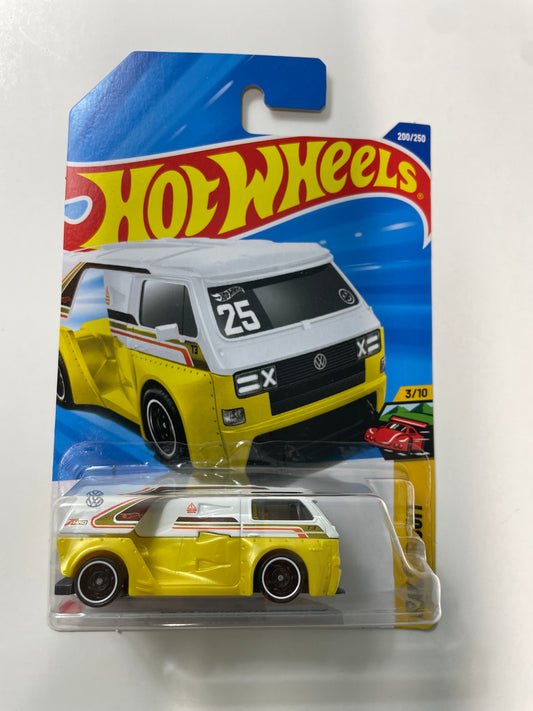 Hot Wheels 1/64 VW Volkswagen T3 Custom/ Personnalisé White & Yellow