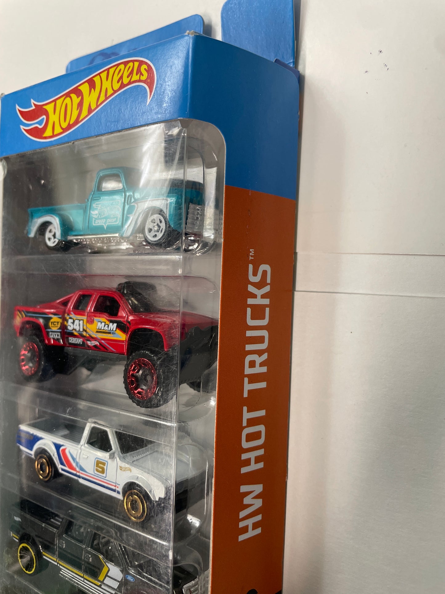 Hot Wheels 1/64 5 Pack Hot Trucks - Damaged Box
