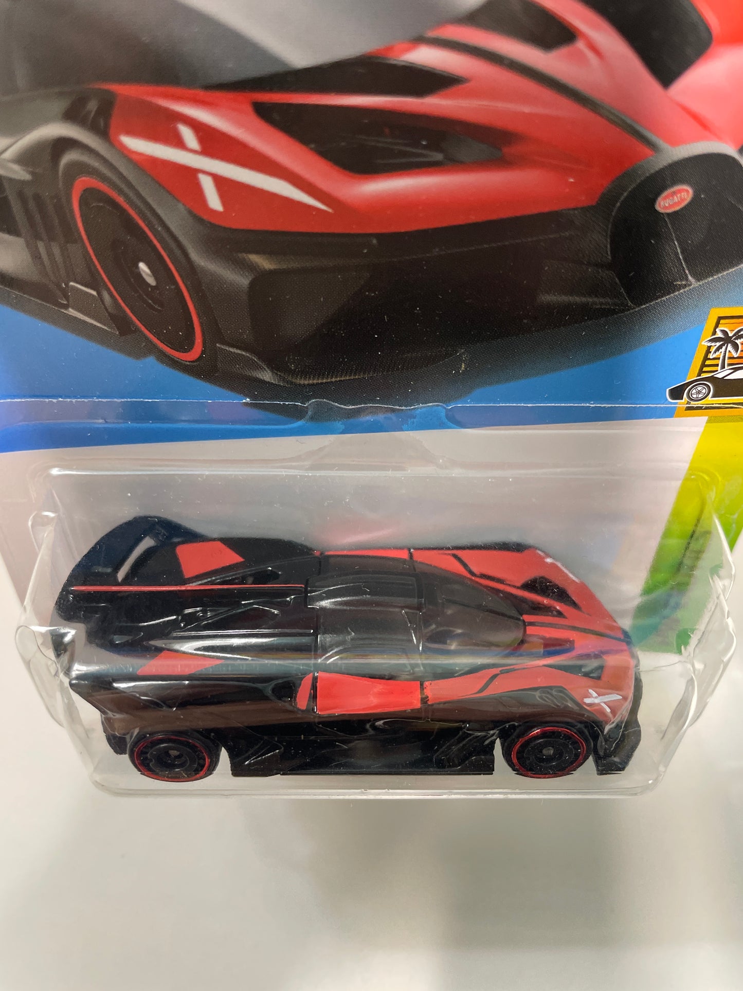 Hot Wheels 1/64 Bugatti Bolide Black & Red - Damaged Box