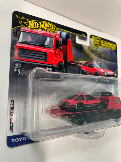 Hot Wheels 1/64 Car Culture Team Transport Toyota AE86 Sprinter Trueno & Fleet Street Red - JBM40 - Damaged Box